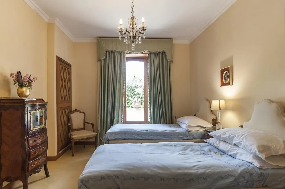 Near Rome Villa Pool Tennis Courts Perfect Family Reunion or Off-site Meeting