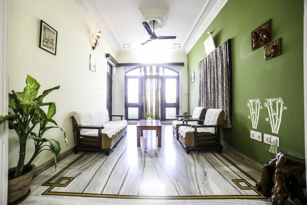 OYO Home 19921 Cosy 3BHK