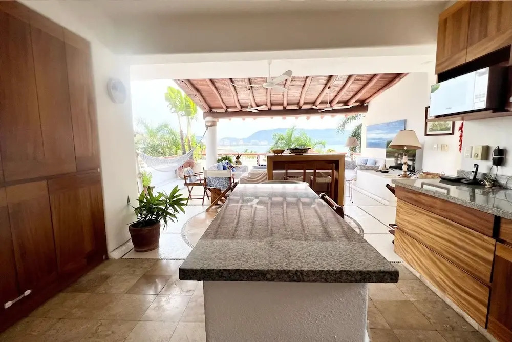 Oceanfront Villa w Private Jacuzzi & Club Access