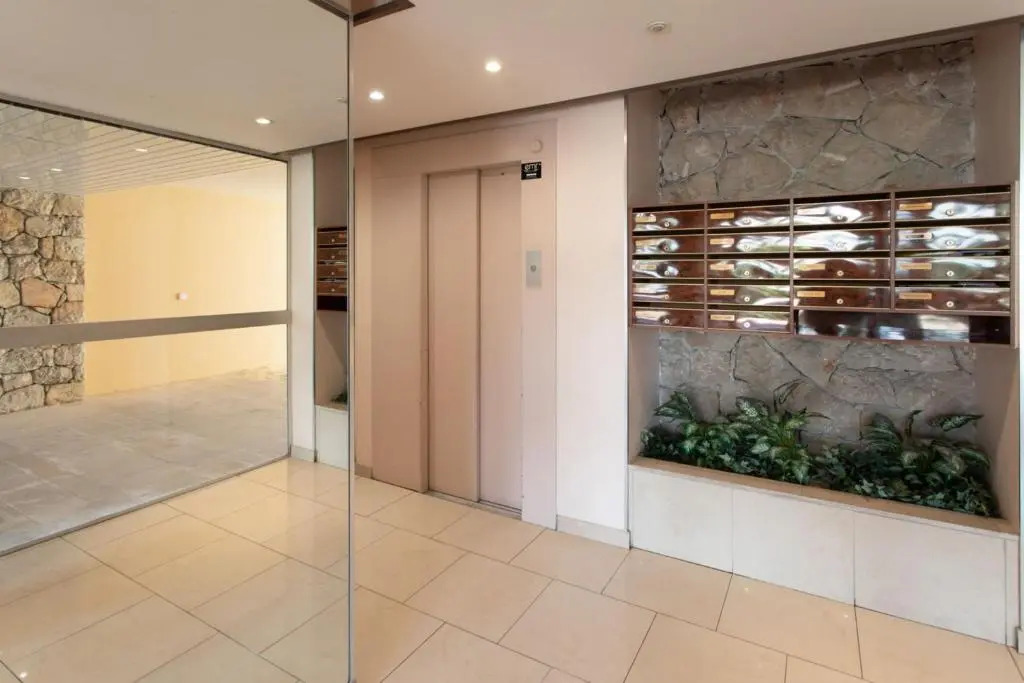 Nice Studio with balcony in quiet residence close to all amenities