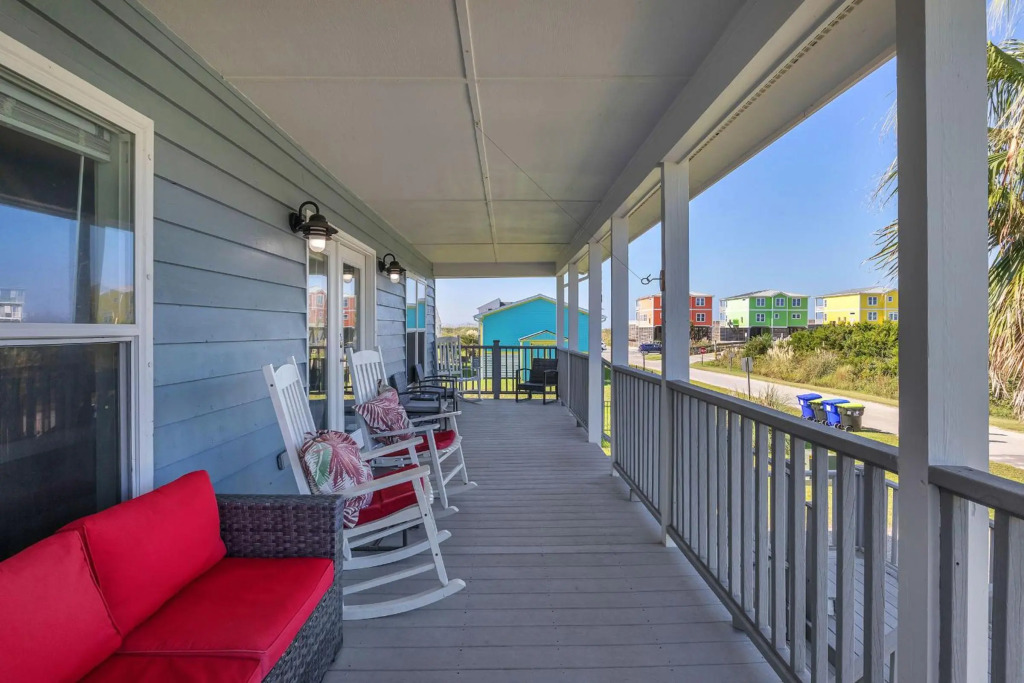 SeaSide by Oak Island Accommodations