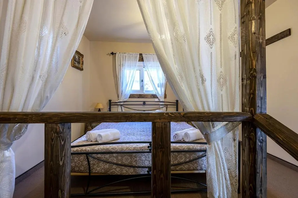 Selana House