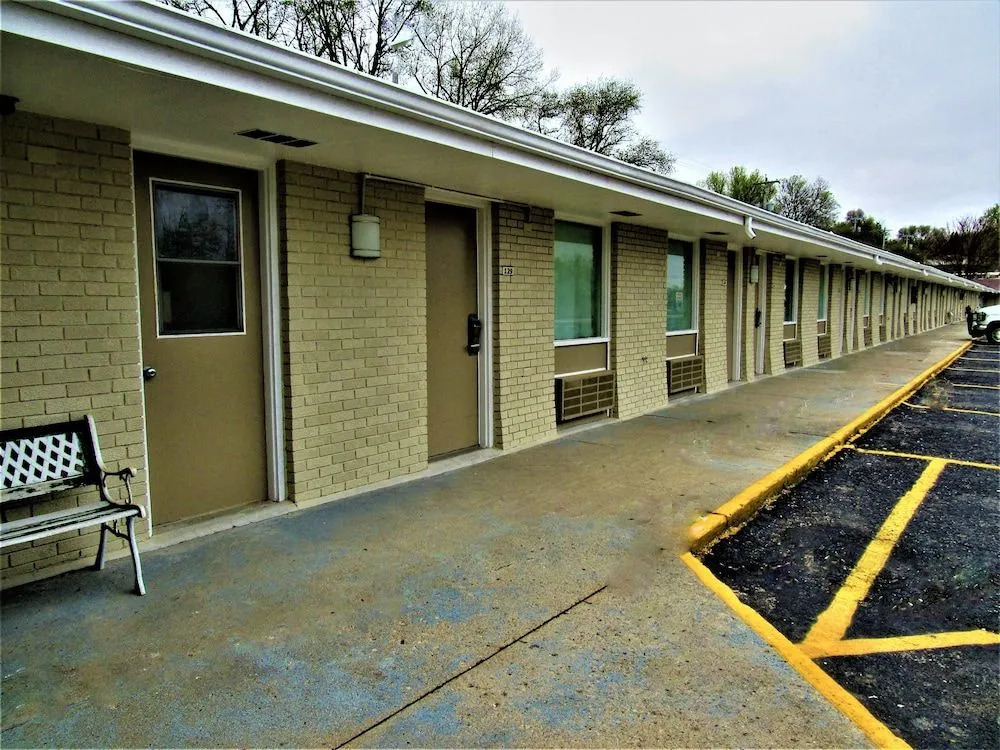 Capri Motel