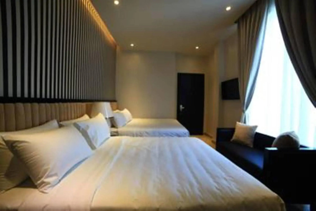 Bezel Hotel