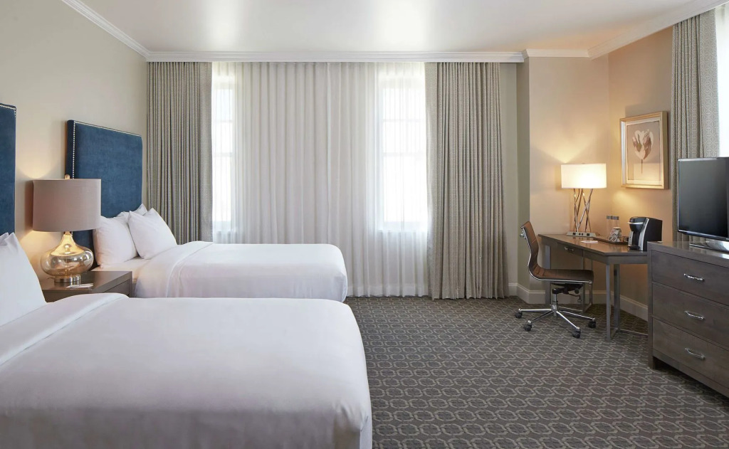 Redmont Hotel Birmingham - Curio Collection by Hilton