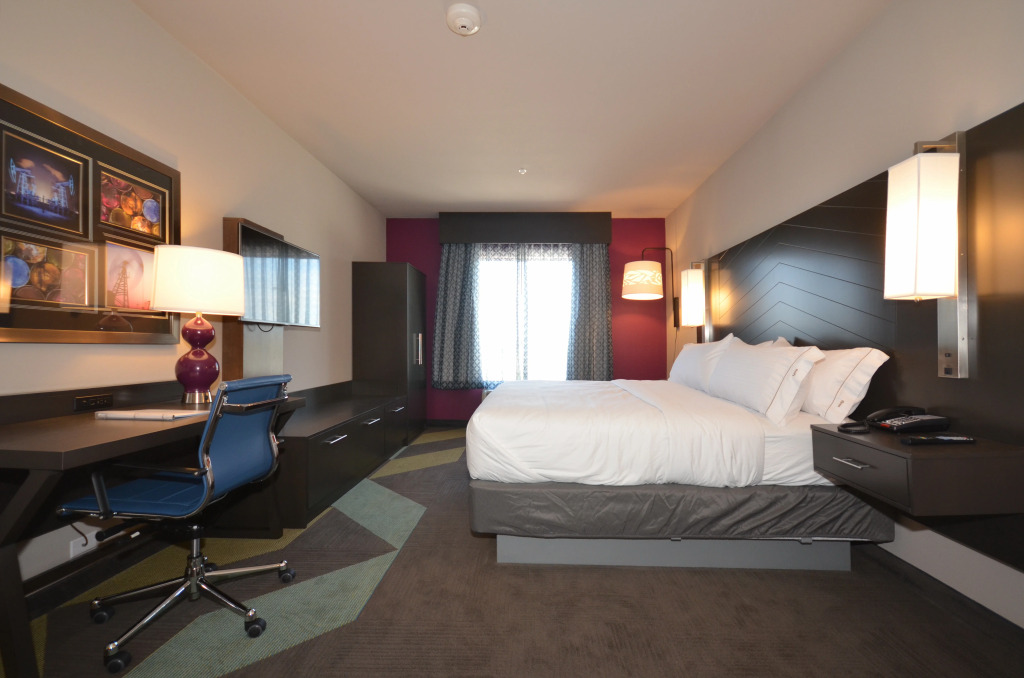 Holiday Inn Exp Stes South by IHG