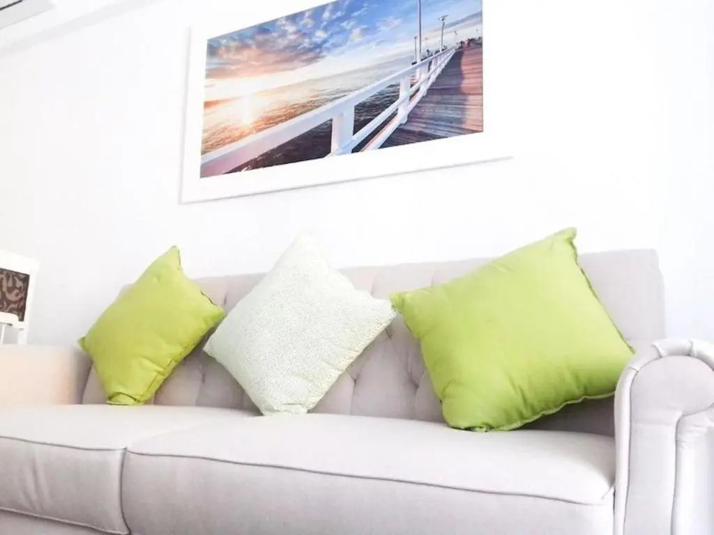 Lots of Sunlight 3 Bedroom Apartment With Balcony Air Conditioning Sys3yr