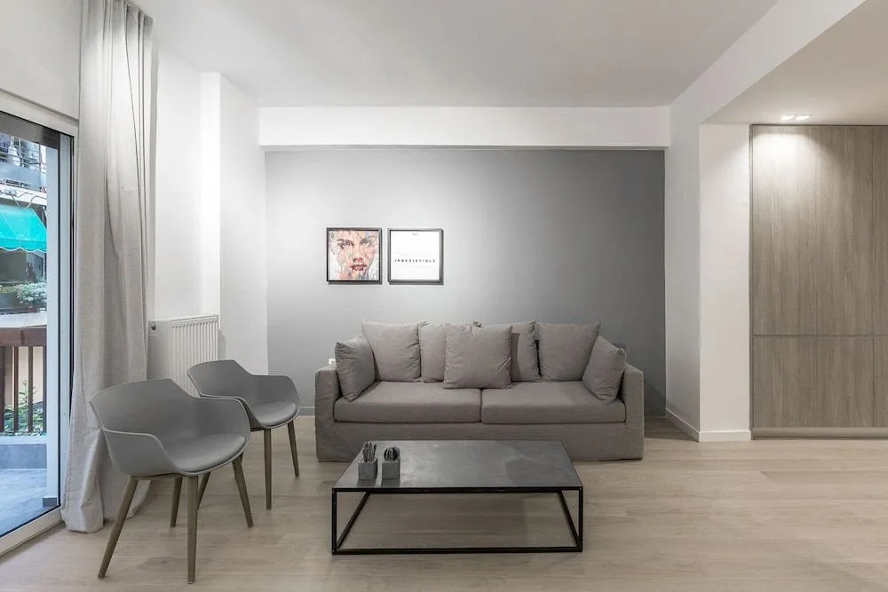 Pangrati Grove Apartment