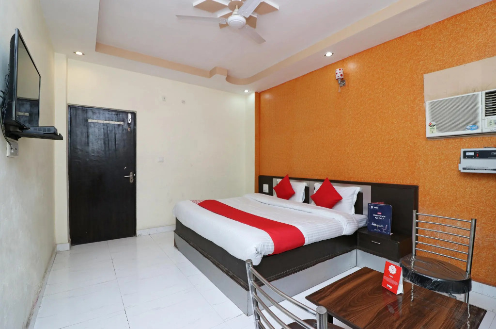 OYO 24274 Hotel Neel Ganga