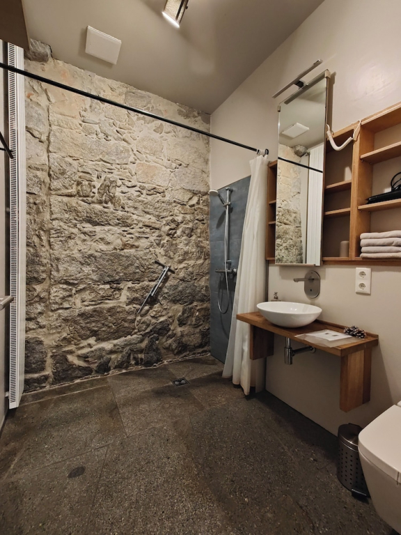 HexenburgbeiDresden Maisonette über 2 Etagen mit 4 Schlafzimmern, Kamin, Terrasse und Faßsauna, Nähe Sächsische Schweiz