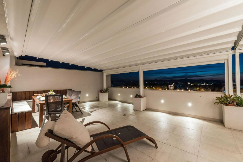 Penthouse with roof terrace