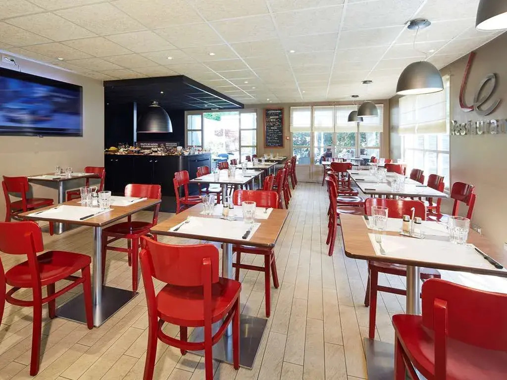 Campanile Orleans - La Source