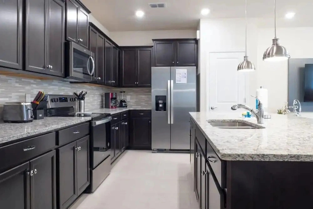 Spacious Townhouse w/ Pool & Free Parking Near Disney