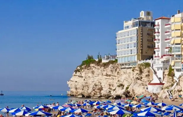 VIRGINIA Levante beach apartments