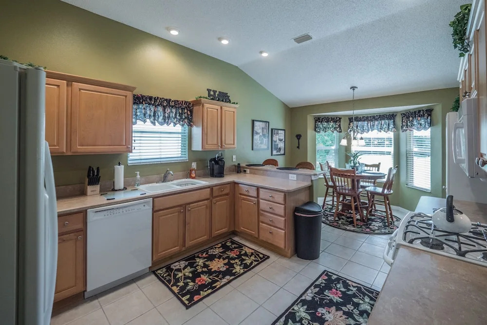 Duncan Drive 1303 by White Pelican VR