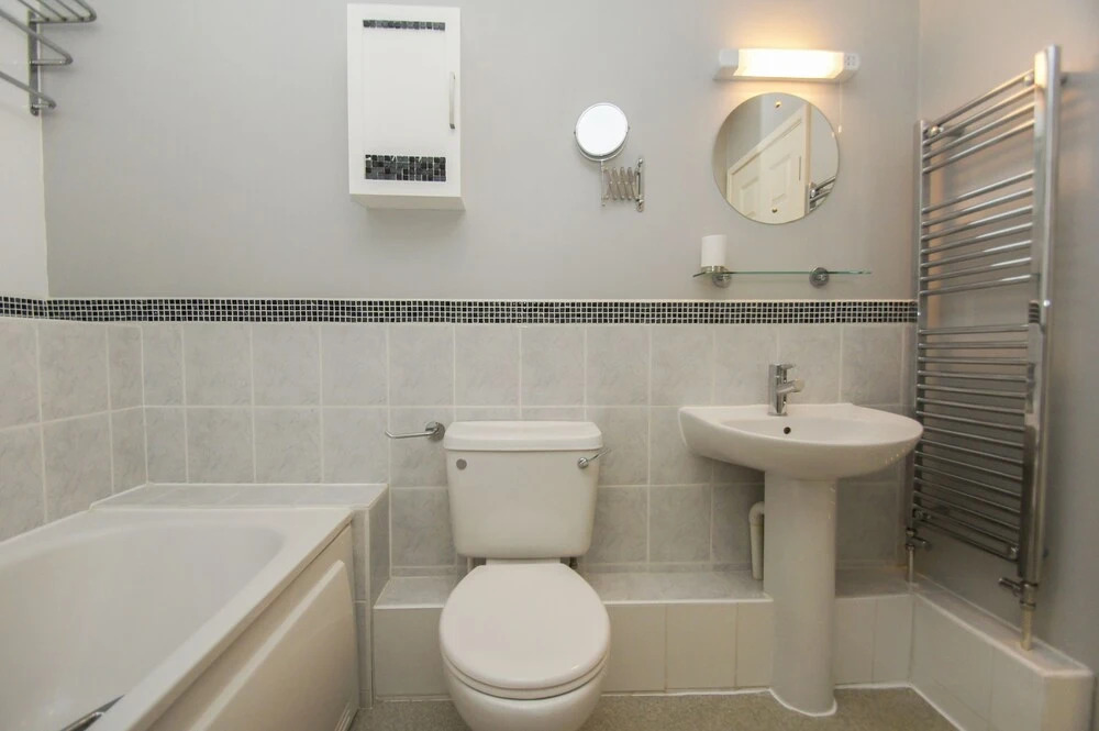 Britannia Harbour View Parking by Brighton Holiday Lets