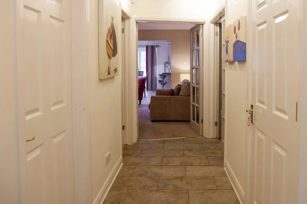 Stylish family home in desirable Penylan + Parking