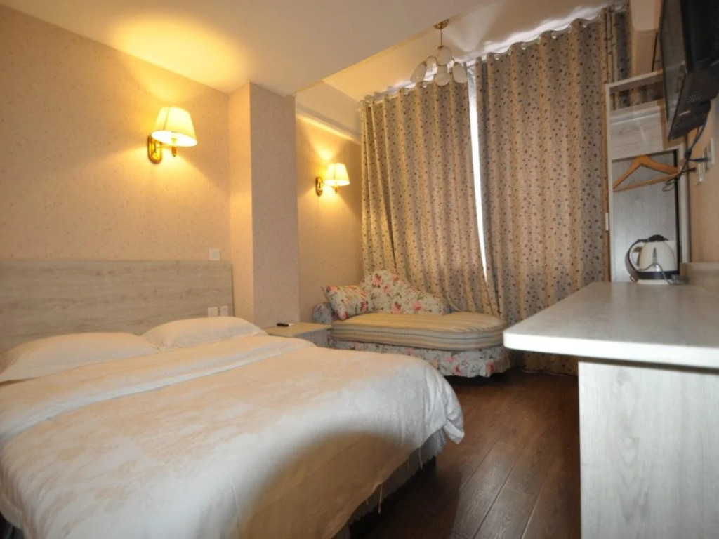 Chengdu Peach Garden hotel