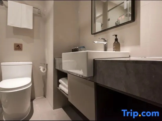 Homeinn Selected Hotel (Nanjing Olympic Sports Exhibition Center Youfangqiao Subway Station)