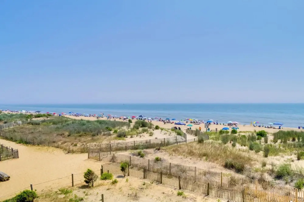 Beachfront Condo w/ Balcony & Views in Ocean City