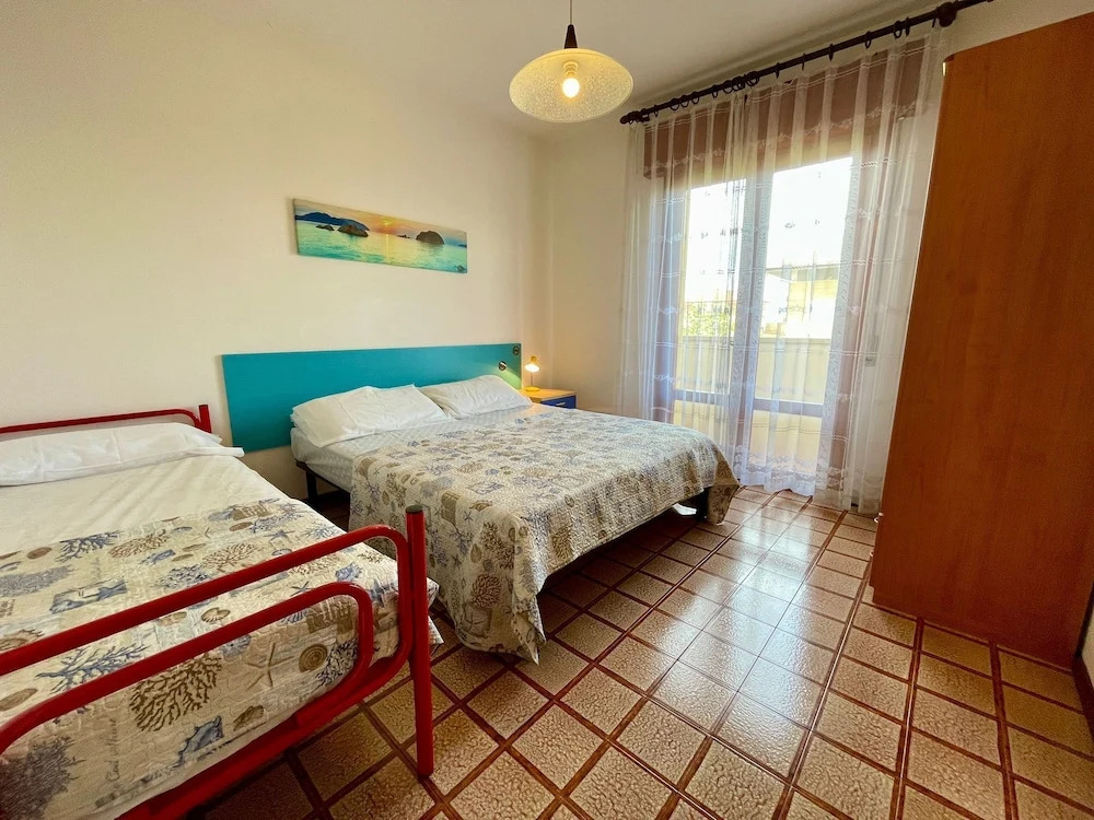 Spacious Apartment Near the Beach