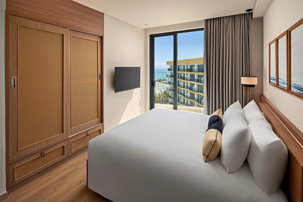 Wyndham Royal Beachfront Resort & Spa Danang