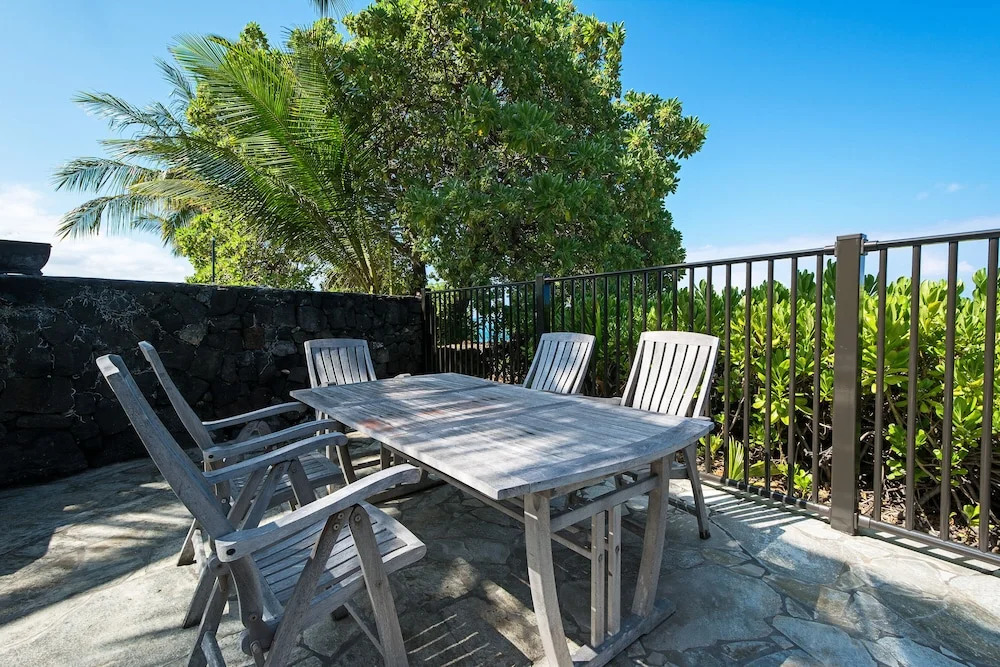 Kona Nalu 304 2 Bedroom Condo