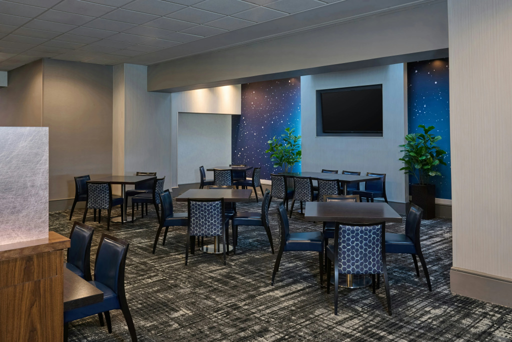 DoubleTree by Hilton Newark-Fremont
