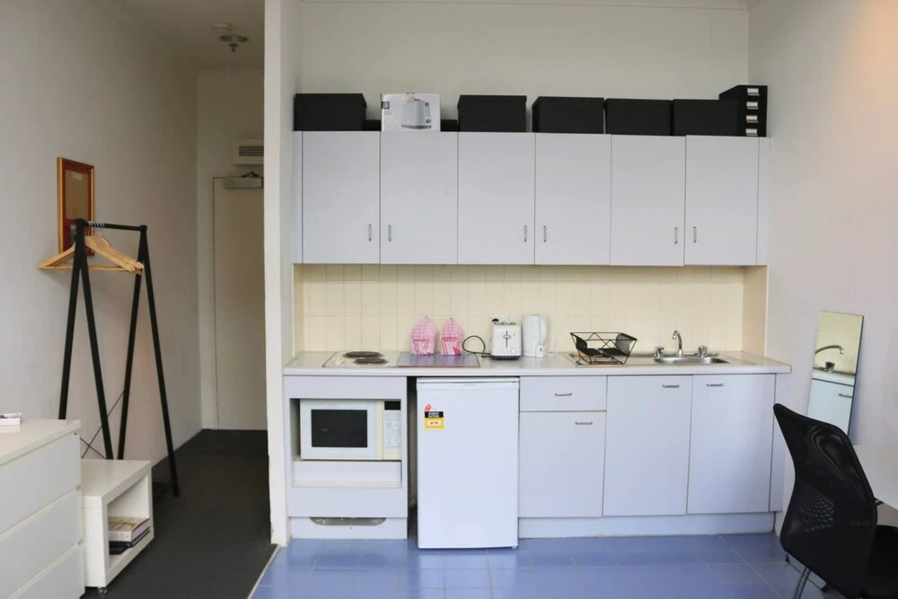 Cosy Newtown Studio Apartment With Swimming Pool
