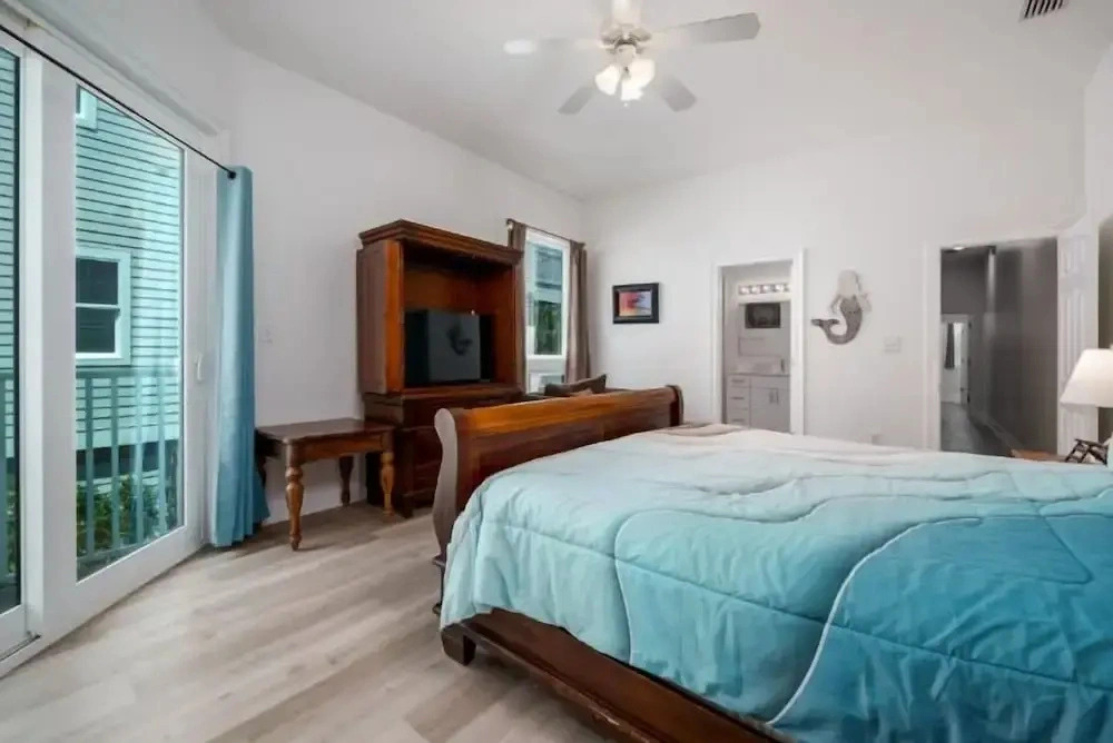 Courageous Beach House Suite D