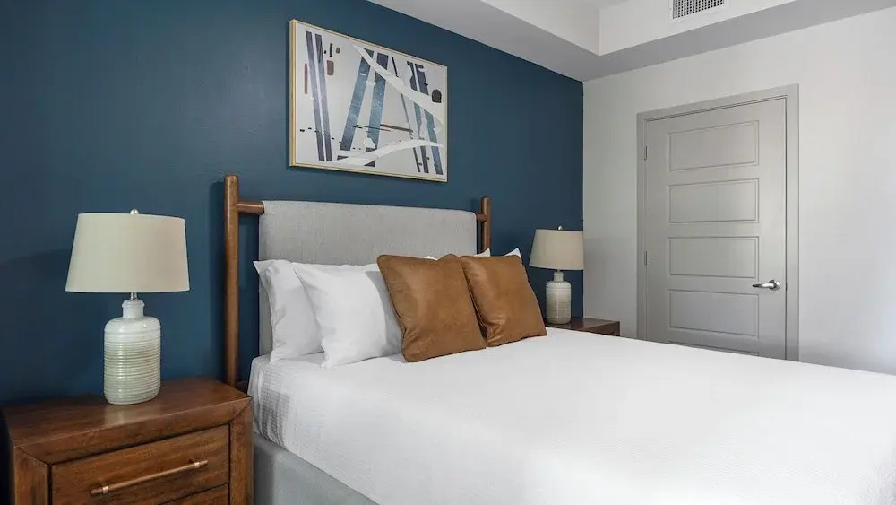 Landing Stylish 1BD Gym Clubhouse