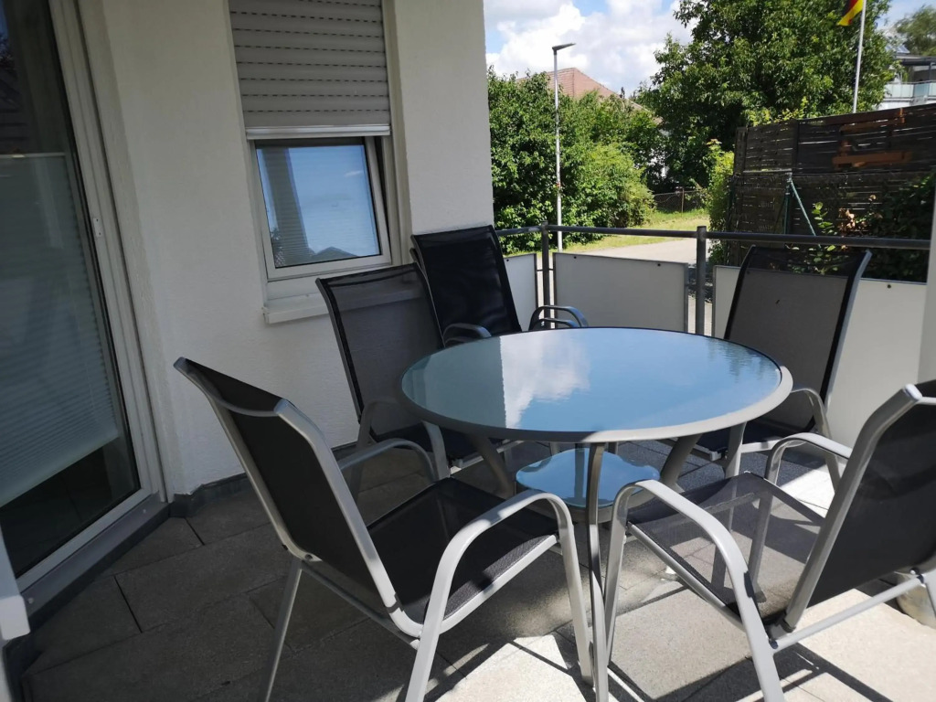 Familienfreundliche Ferienwohnung mit Wohlfühlbalkon und kostenlosem Parkplatz nahe Messe und Bodensee