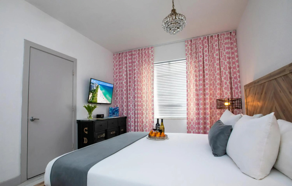 Whitelaw Hotel