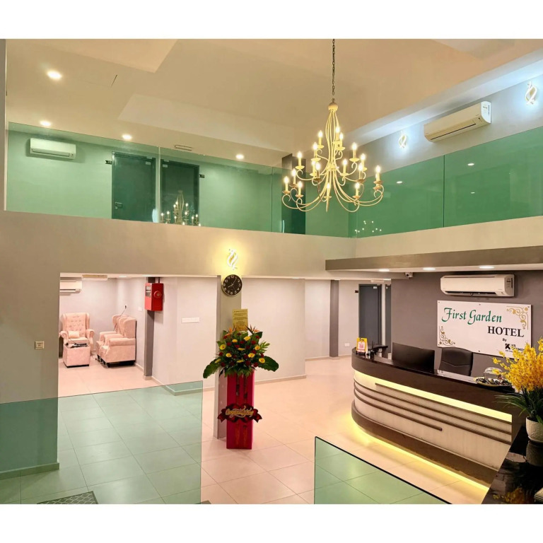 OYO 44043 First Garden Hotel