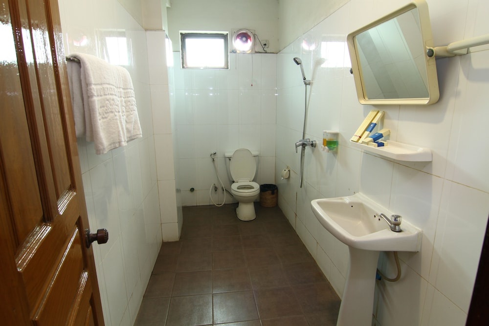 Shwe Htee Hotel Yangon