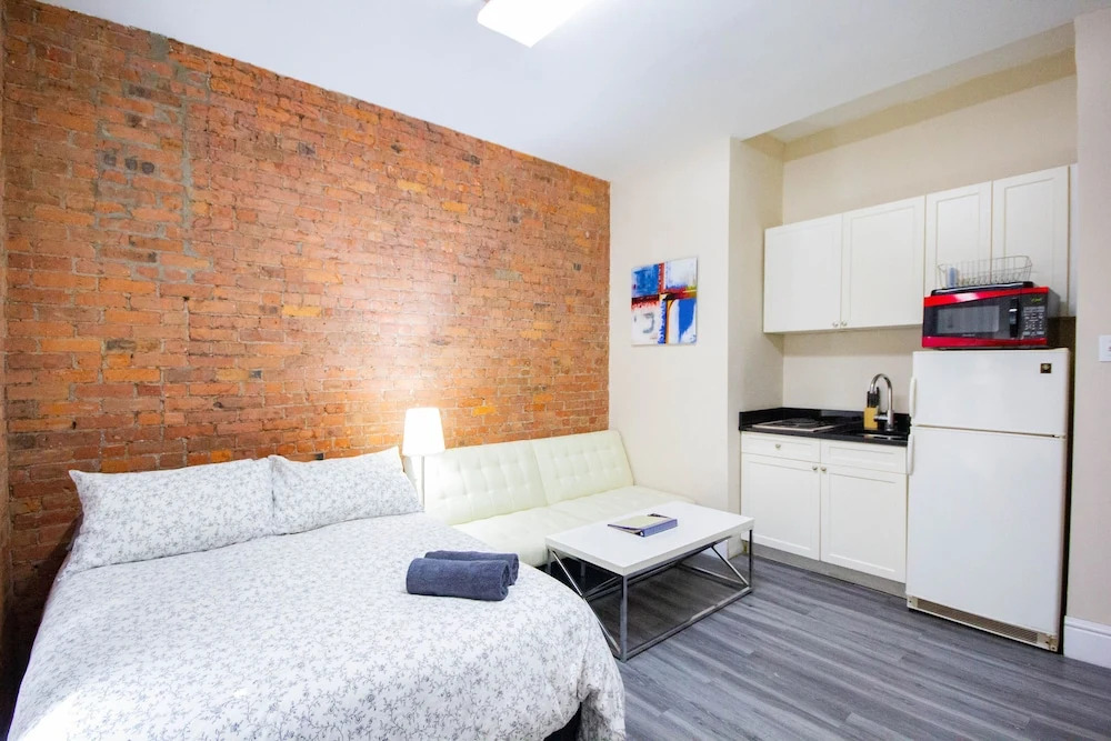 STUDIO PLUS, Next to the Korea-Town