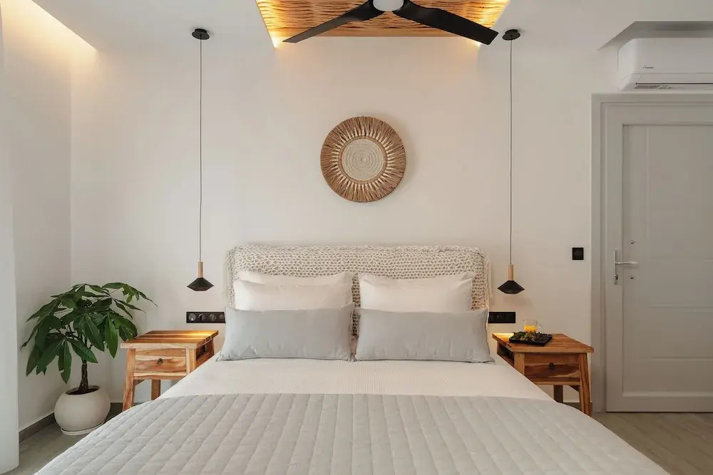 Phaistos Suites