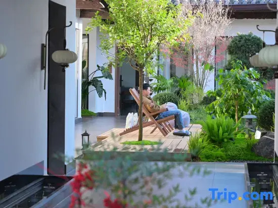 Jianshui Past and Present Courtyard Hotel