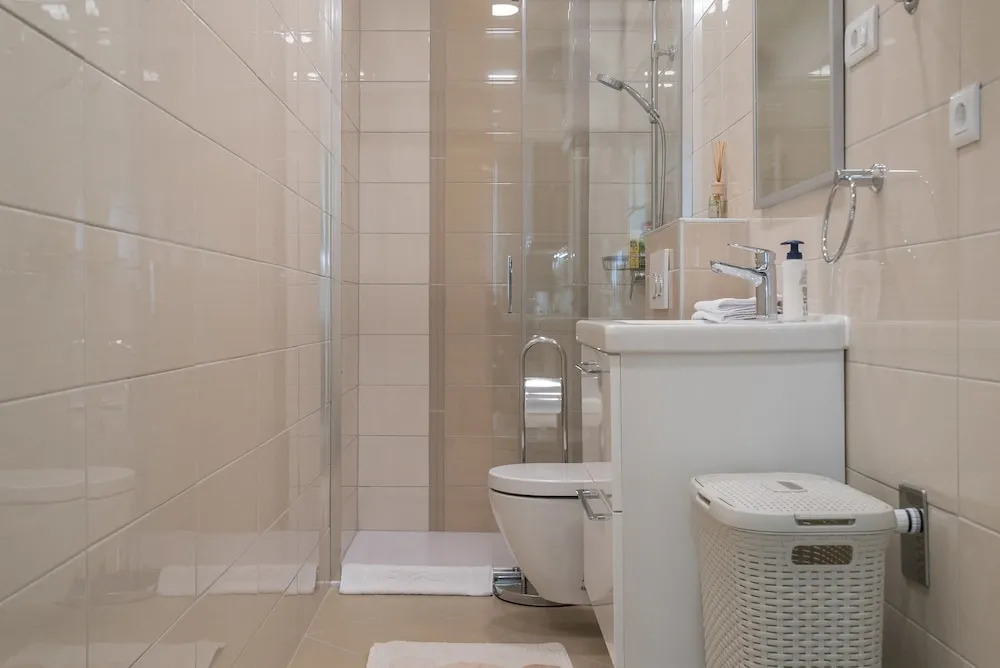Drop In Split Luxury Suites