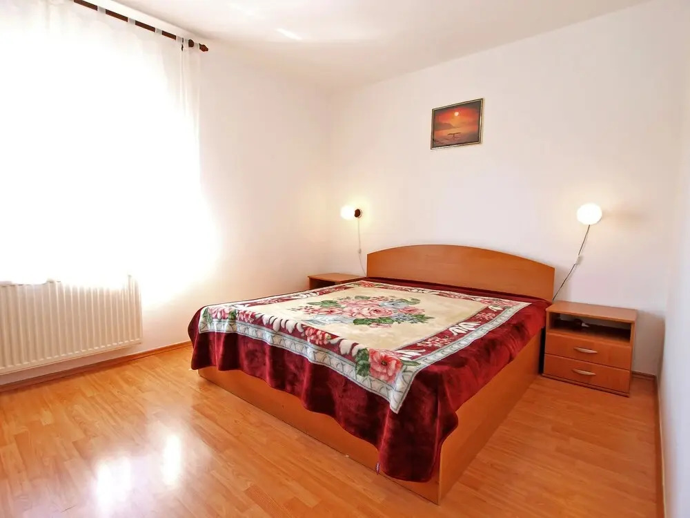 Apartment 1077