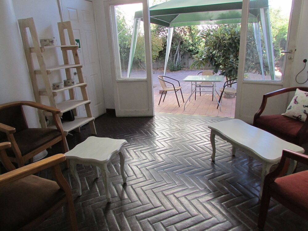 Hostal Romandia-33.44279