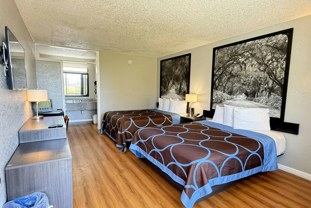 Super 8 by Wyndham Hardeeville - Savannah North