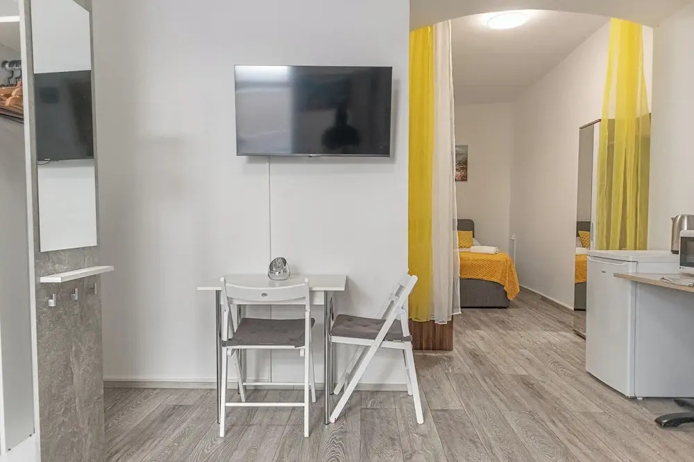 Affordable 3BR Apt near Hauptbahnhof