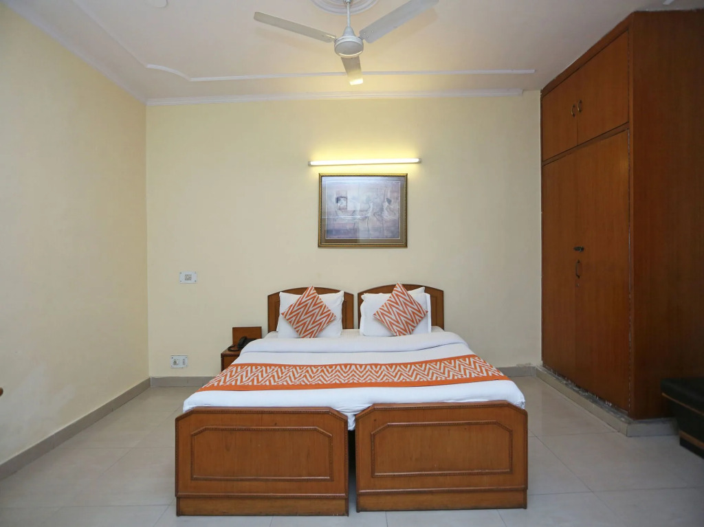 Hotel O Kalkaji Residency Bnb Near Lotus Temple