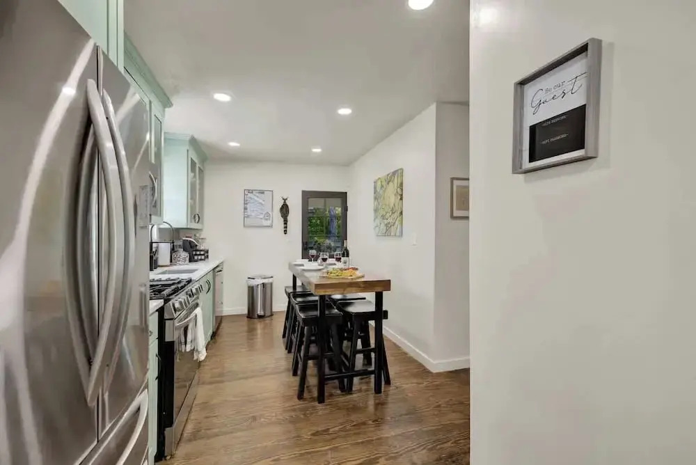 Southern Charm - Near Main With Hot Tub