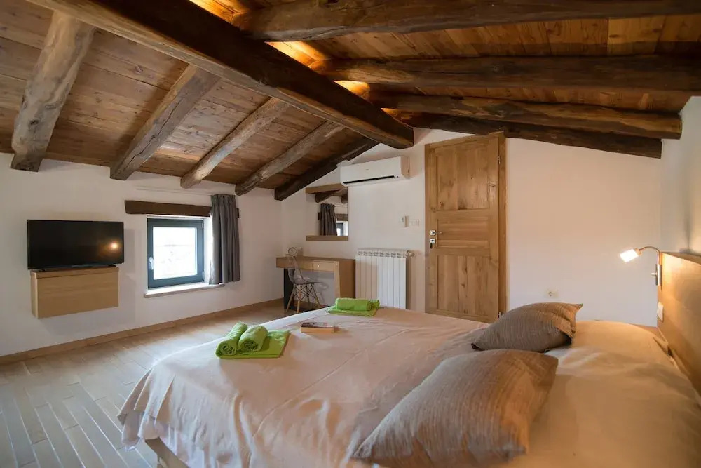 Stunning Villa in Kringa With Swimming Pool