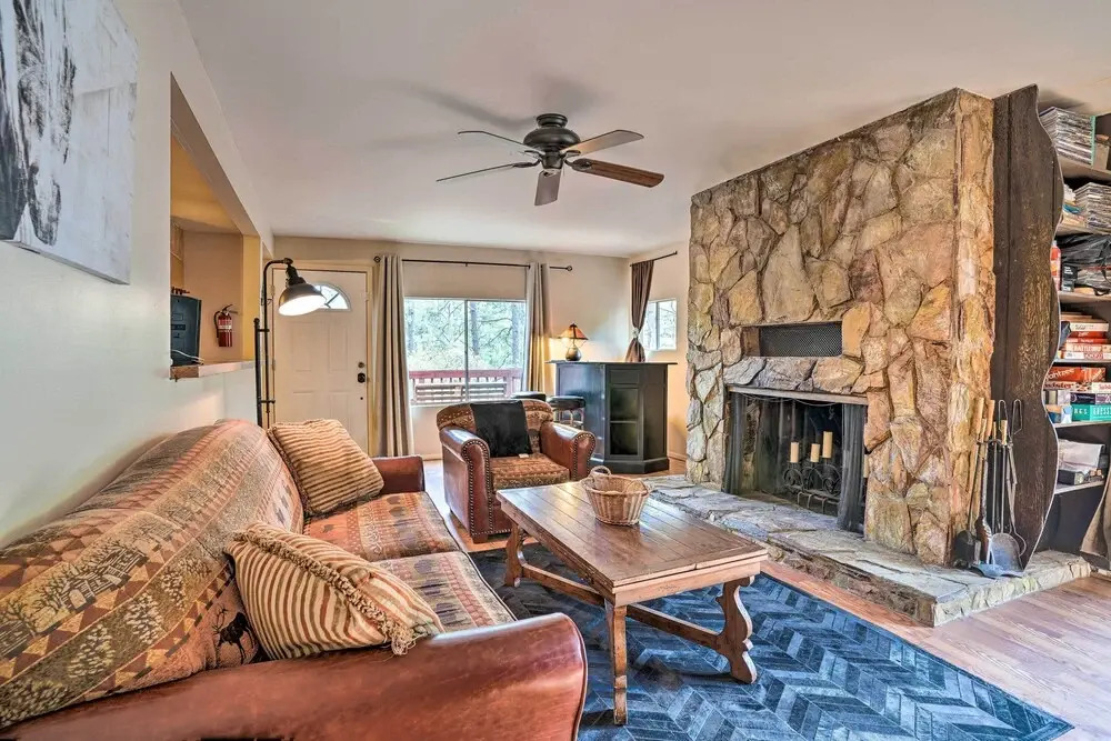 Peaceful Cabin w/ Deck & Grill: 1 Mi to Crown King