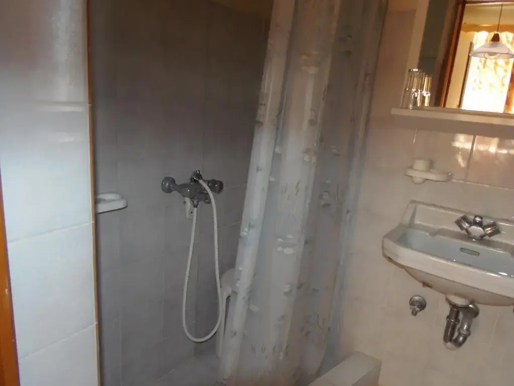 Fteres Hotel