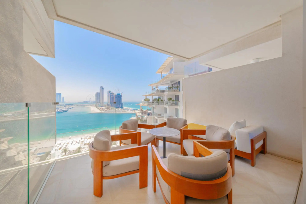 Dxb - Five - 30906 - Pj