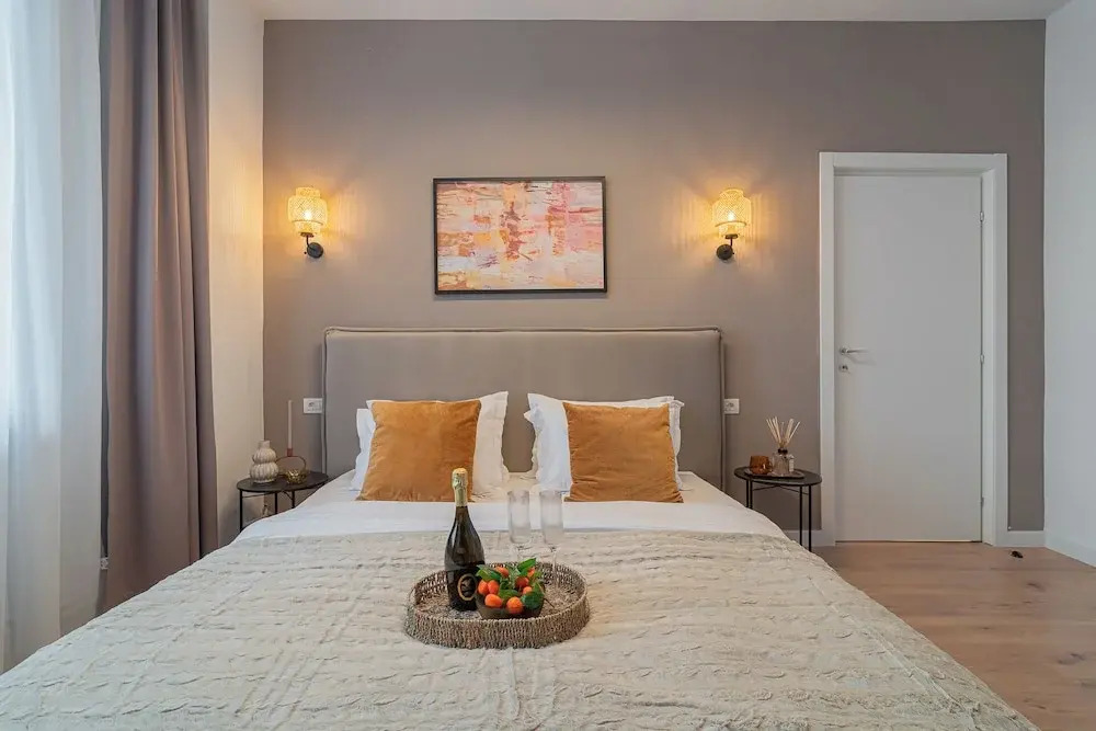 Loggia & Luxe 4BR Penthouse in Universitatii Area